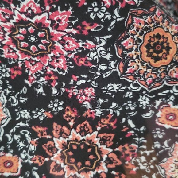 Xhileration Off Shoulder Floral One Piece Romper w/ Poufy Waist Sz XL - Picture 3 of 5